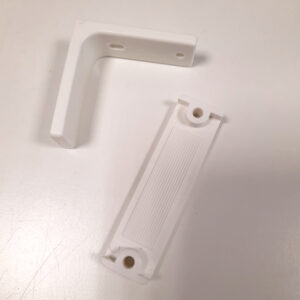 Peitelevyn kiinnitin malli L valkoinen muovi