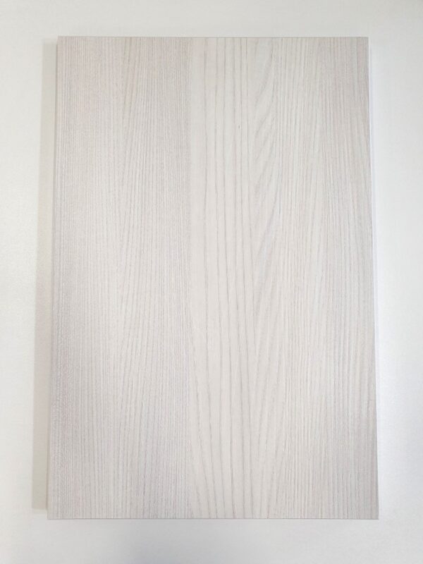 Bella Syncron Vaalea saarni kalusteovi