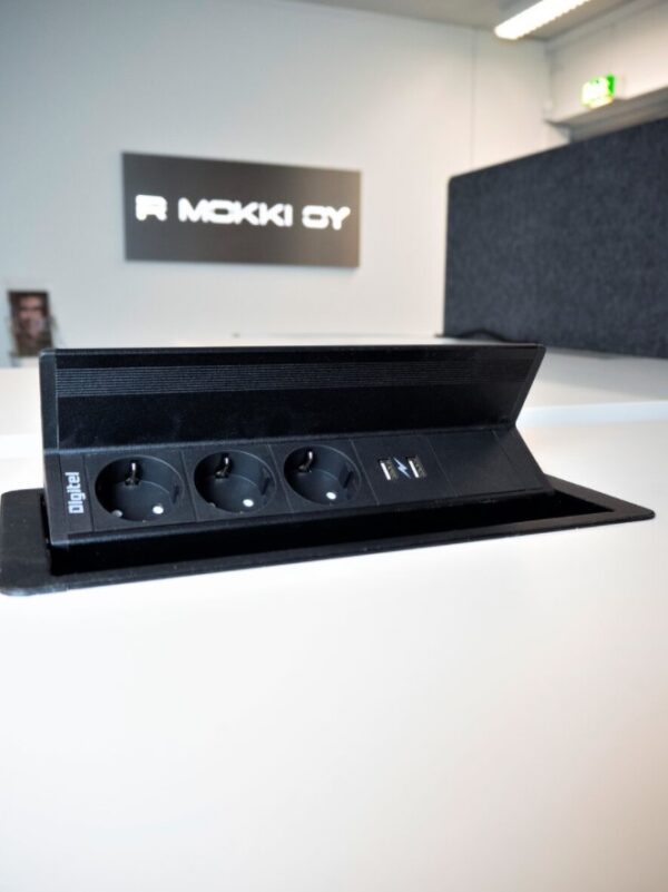 Pistorasia Flip Up 3xSchuko + 2xUSB