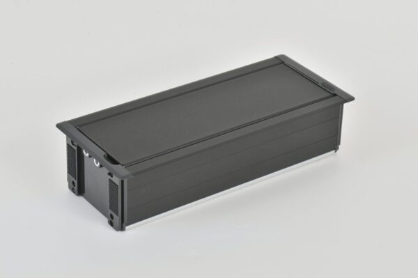 Pistorasia Kompakt S 3xSchuko + 2xUSB