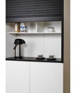 Musta matta rulo-ovi