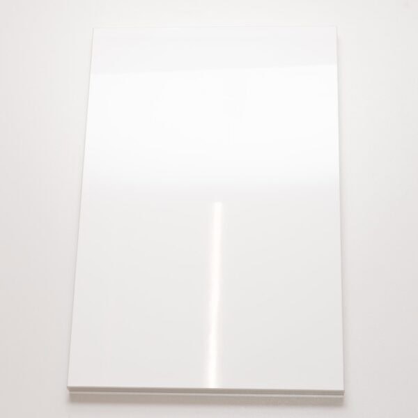 PET 32UI valkoinen kiiltävä kalusteovi