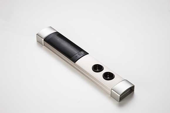 TOKI Pistorasia + Bluetooth kaiutin