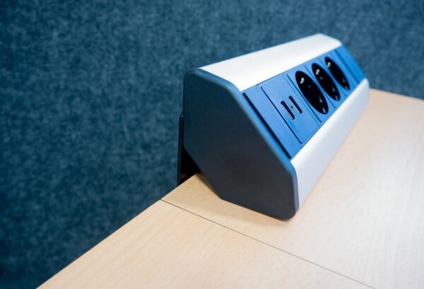 Työtason pistorasia 3xSchuko+2xUSB