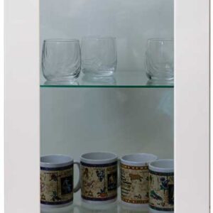 Harmaa lasi lasiaukkoiseen oveen