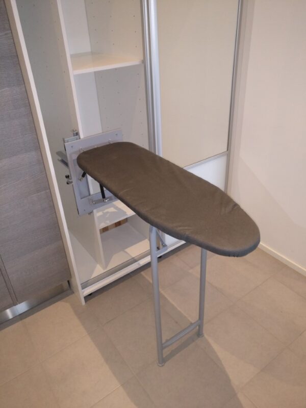 Ulosvedettävä silityslauta