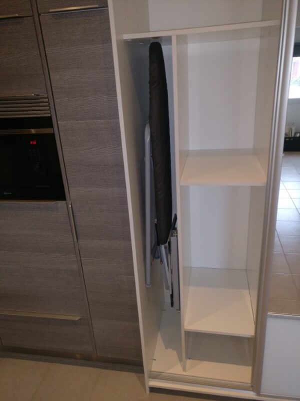 Ulosvedettävä silityslauta