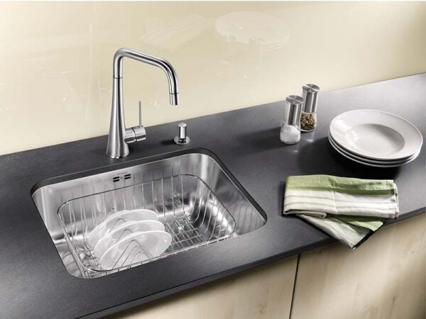 vihanneskori_fiiliskuva_2 Vihanneskori (yleismalli) ruostumaton teräs