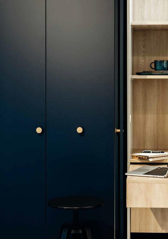 Zenit Supermatta Sininen kalusteovi