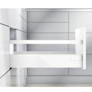 TEN2-profiililaatikko 500 korkeana, osina, moderni ja käytännöllinen säilytysratkaisu.