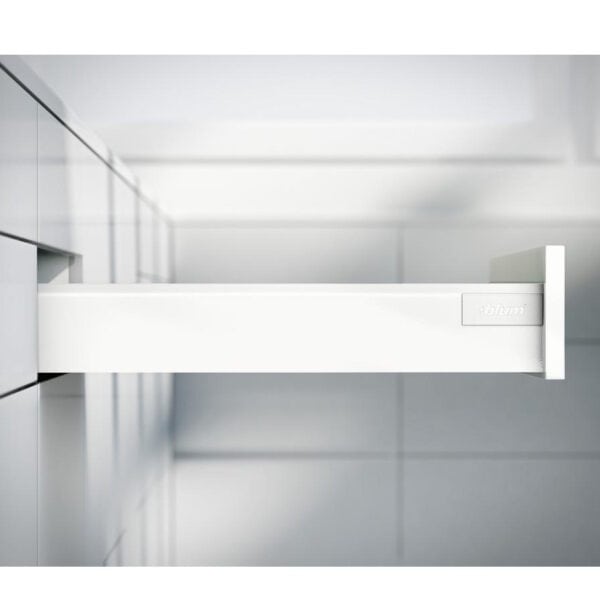 TEN2-profiililaatikko 500 korkea, osina, moderni ja käytännöllinen säilytysratkaisu.